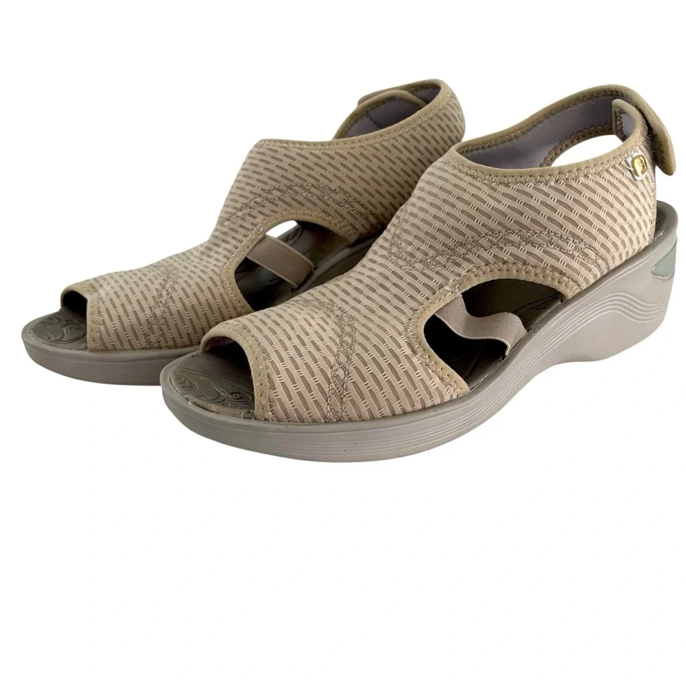 BZees Dream Sandal Beige 9.5 Synthetic Sole Hook and Loop Closure Machine Wash - Picture 1 of 14